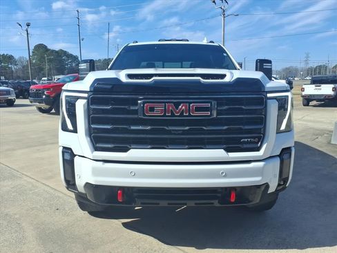 Used 2024 GMC Sierra 2500 AT4 w/ AT4 Premium Plus Package image 2