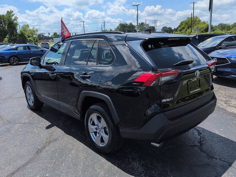 Used 2025 Toyota RAV4 XLE FWD image 5