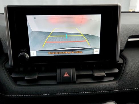 Used 2025 Toyota RAV4 XLE w/ Convenience Package image 29