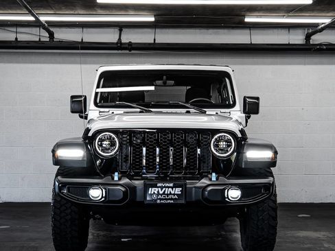 Used 2023 Jeep Wrangler Unlimited w/ Cold Weather Group AWD/4WD image 8