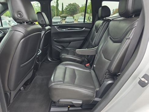 Used 2020 Cadillac XT6 Premium Luxury AWD/4WD image 10