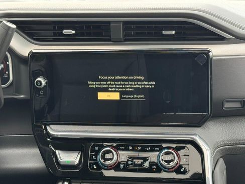 New 2026 GMC Sierra 2500 Denali w/ Denali Reserve Package AWD/4WD image 13