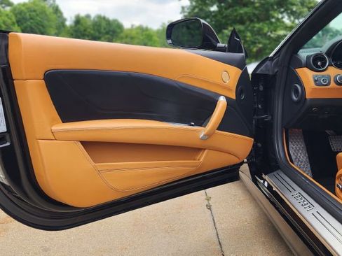 Used 2016 Ferrari FF image 13