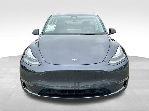Used 2025 Tesla Model Y Long Range RWD image 2