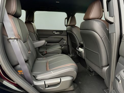 Used 2026 Nissan Armada SL w/ Captain's Chari Seat Package AWD/4WD image 19