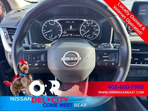 Used 2025 Nissan Rogue SV FWD image 18