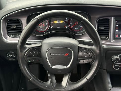 Used 2018 Dodge Charger SXT w/ Blacktop Package image 15