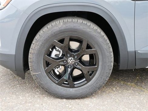 New 2026 Volkswagen Atlas Peak Edition image 5