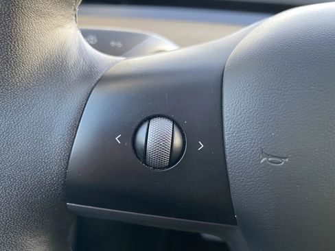 Used 2021 Tesla Model Y Performance image 18