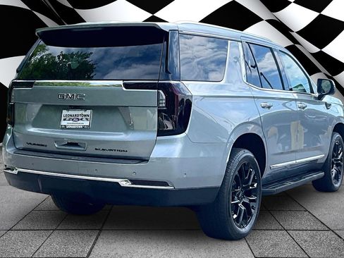 Used 2025 GMC Yukon Elevation AWD/4WD image 2