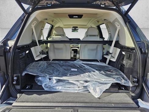 Certified 2025 BMW X7 xDrive40i w/ Executive Package image 7