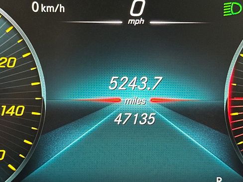 Used 2021 Mercedes-Benz C 300 Sedan image 4