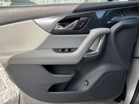 Used 2019 Chevrolet Blazer LT image 19