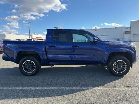 Used 2024 Toyota Tacoma TRD Sport image 10