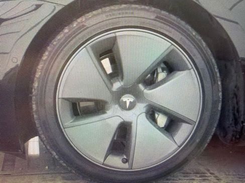Used 2022 Tesla Model 3 Long Range AWD/4WD image 8