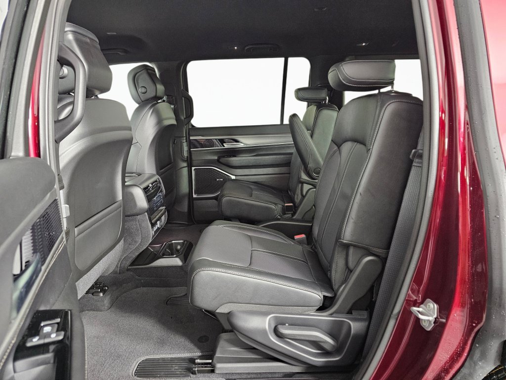 New 2026 Jeep Grand Wagoneer Limited AWD/4WD image 36