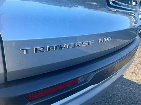 Used 2025 Chevrolet Traverse LT image 31