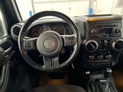 Used 2017 Jeep Wrangler Unlimited Sport w/ Quick Order Package 24S AWD/4WD image 11