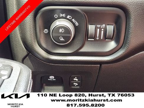 Used 2025 RAM 1500 Laramie AWD/4WD image 24