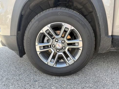 Used 2025 GMC Terrain Elevation AWD/4WD image 9