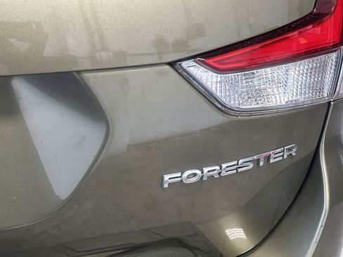 Used 2024 Subaru Forester Premium AWD/4WD image 10
