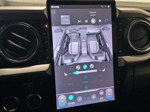 Used 2019 Toyota Tacoma TRD Off-Road image 15