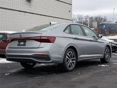 New 2026 Volkswagen Jetta SE image 3