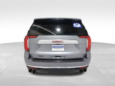 Used 2021 GMC Yukon Denali w/ Denali Ultimate Package image 3