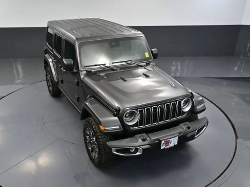 Used 2025 Jeep Wrangler Unlimited Sahara w/ Technology Group AWD/4WD image 56