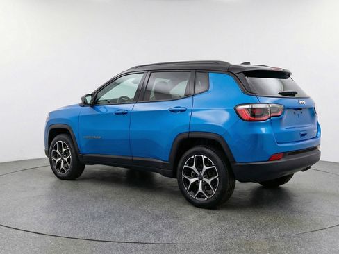 Used 2025 Jeep Compass Limited image 6