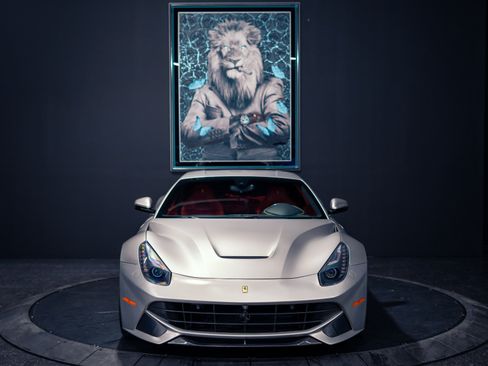 Used 2015 Ferrari F12 Berlinetta RWD image 39