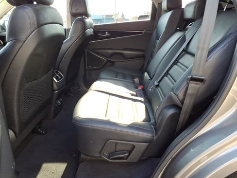 Used 2016 Kia Sorento SX image 13