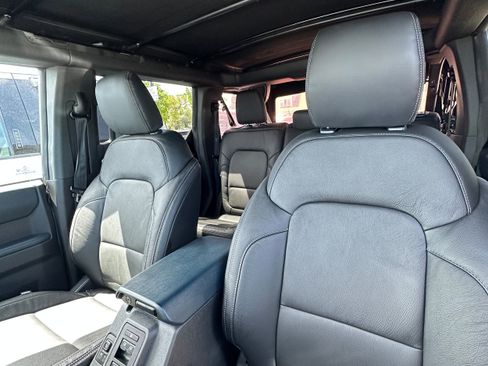 Used 2023 Ford Bronco Outer Banks w/ Sasquatch Package AWD/4WD image 17