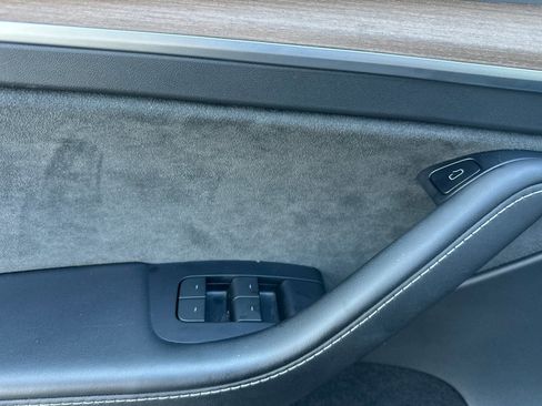 Used 2023 Tesla Model Y Long Range image 11