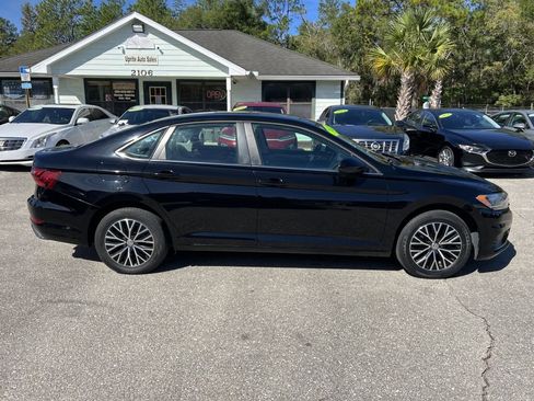 Used 2021 Volkswagen Jetta SE image 4