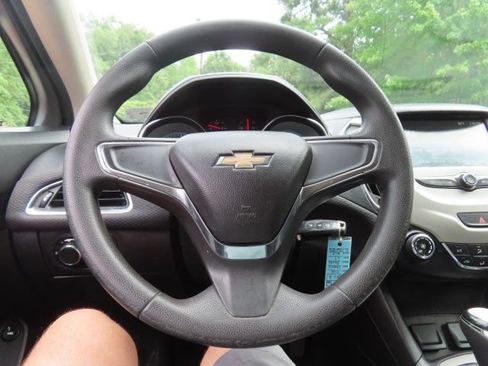 Used 2018 Chevrolet Cruze LS FWD image 26