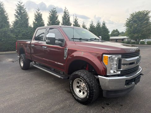 Used 2017 Ford F250 XLT AWD/4WD image 7