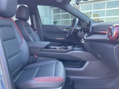Used 2025 Chevrolet Equinox RS w/ Convenience Package III AWD/4WD image 9