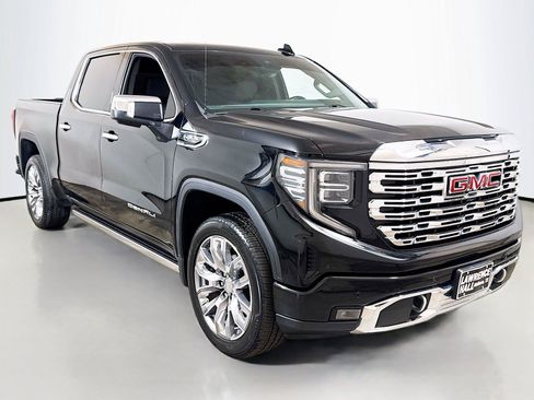 Used 2024 GMC Sierra 1500 Denali w/ Denali Reserve Package AWD/4WD image 3