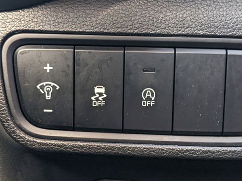 Certified 2023 Kia Soul LX w/ LX Technology Package image 17