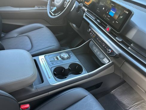 New 2026 Kia Carnival LXS image 17