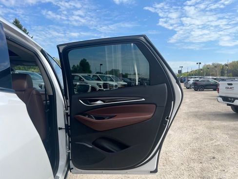 Used 2020 Buick Enclave Avenir w/ Avenir Technology Package AWD/4WD image 29