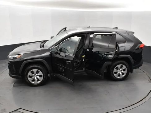 Used 2023 Toyota RAV4 LE AWD/4WD image 7