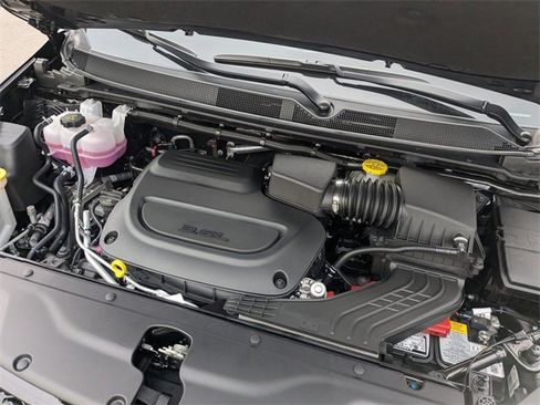 New 2026 Chrysler Pacifica Select image 36