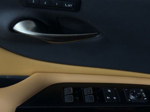 Certified 2022 Lexus ES 300h 300h w/ Premium Package image 19