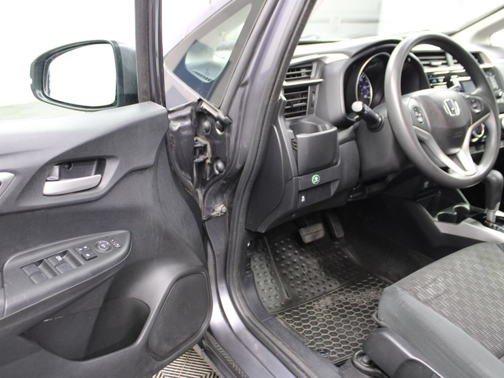 Used 2015 Honda Fit LX image 37