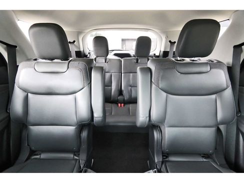 Used 2025 Ford Explorer Active w/ Active Comfort Package RWD image 11