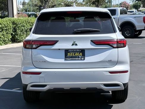 Used 2024 Mitsubishi Outlander SE Black Edition FWD image 6