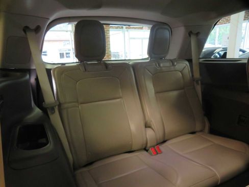 Used 2020 Lincoln Aviator Reserve w/ Equipment Group 202A image 25