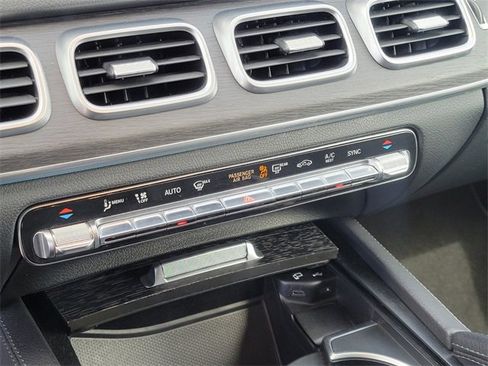 Certified 2022 Mercedes-Benz GLE 350 4MATIC w/ Premium Package image 22